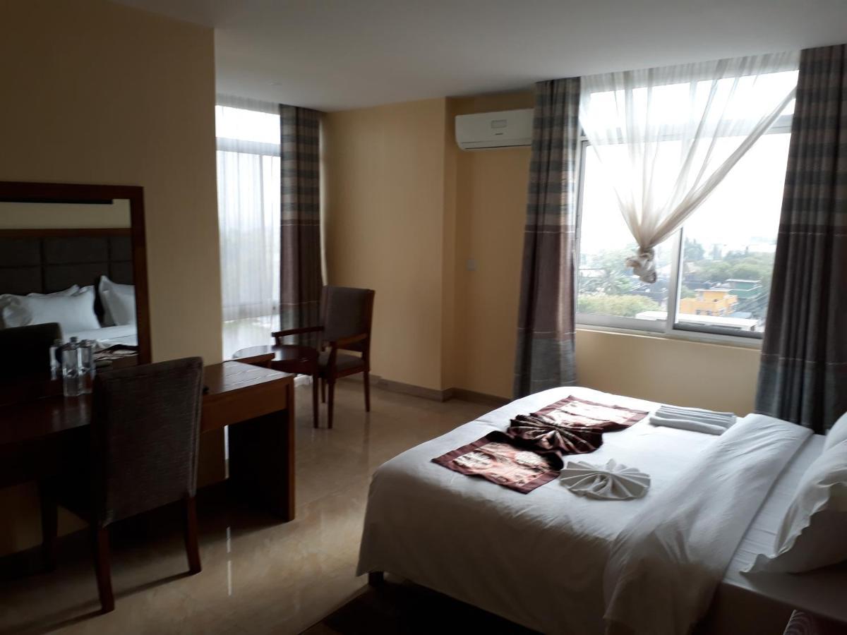 Imperial Hotel & Apartments Дар-эс-Саламе Экстерьер фото