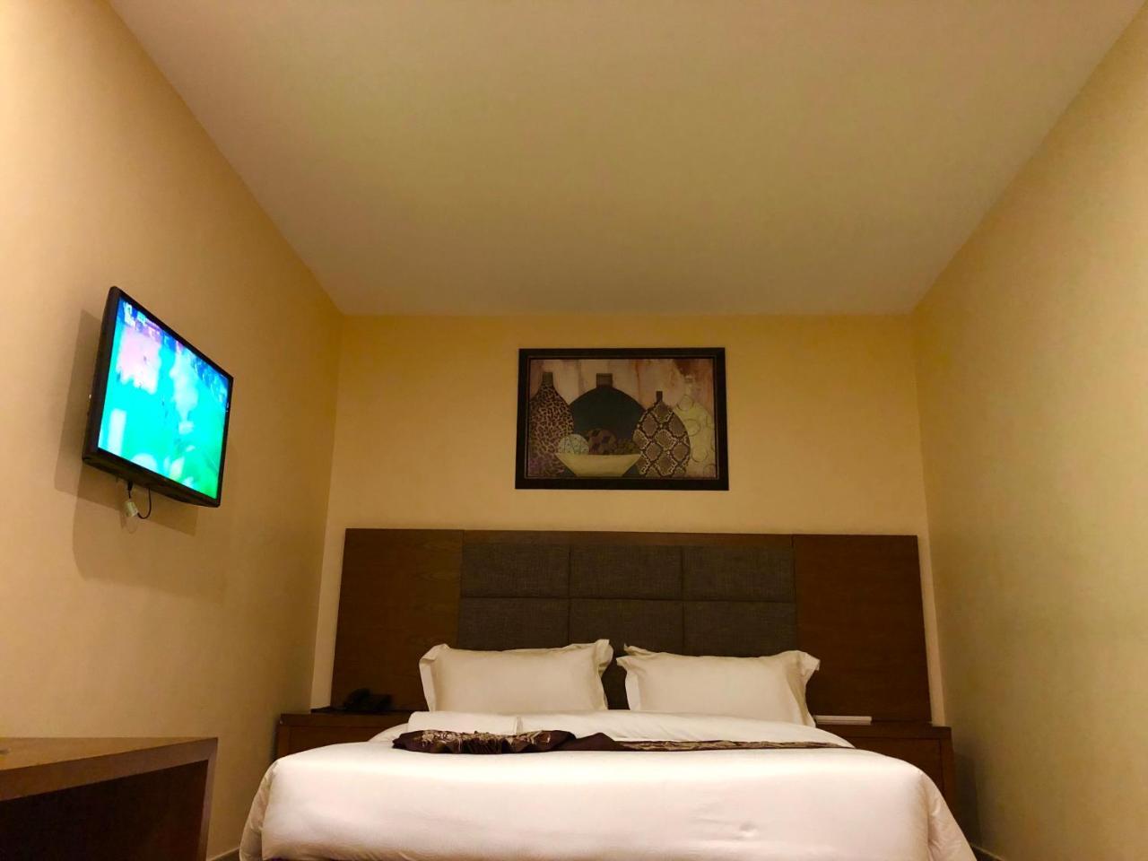 Imperial Hotel & Apartments Дар-эс-Саламе Экстерьер фото